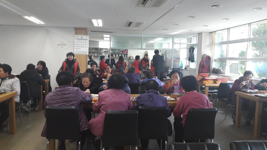 봉산면 자원봉사회 독거어르신 사랑 목욕봉사 실시