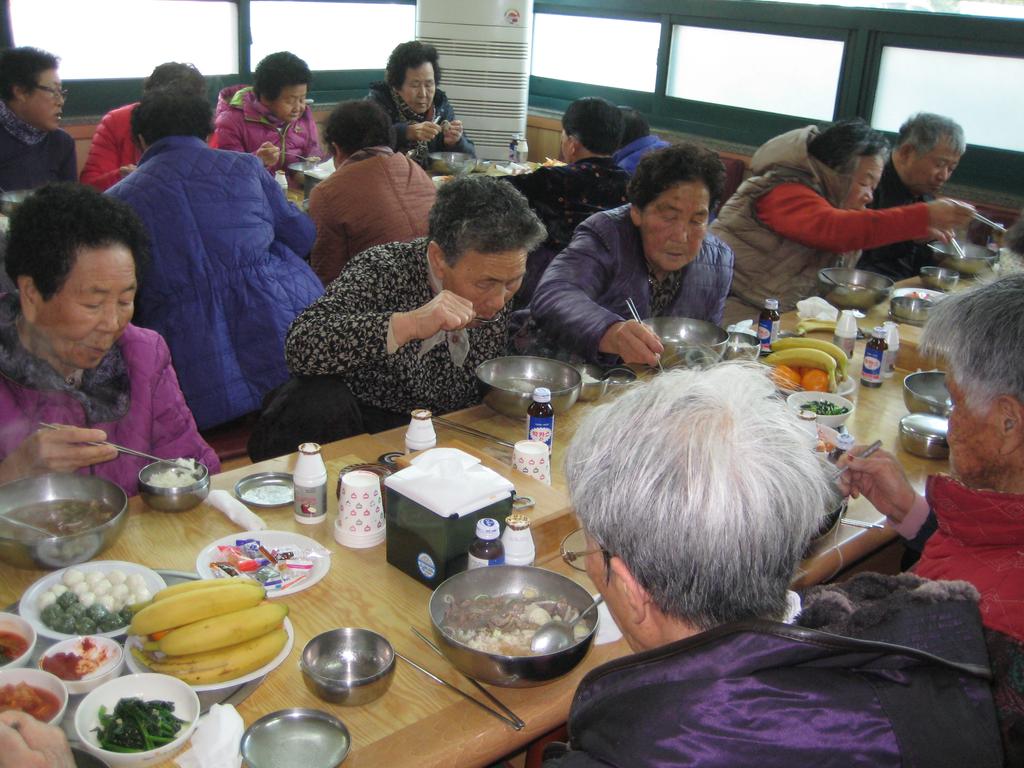 삼가면자원봉사회, 설맞이 어려운 노인들에게 목욕봉사 실천 