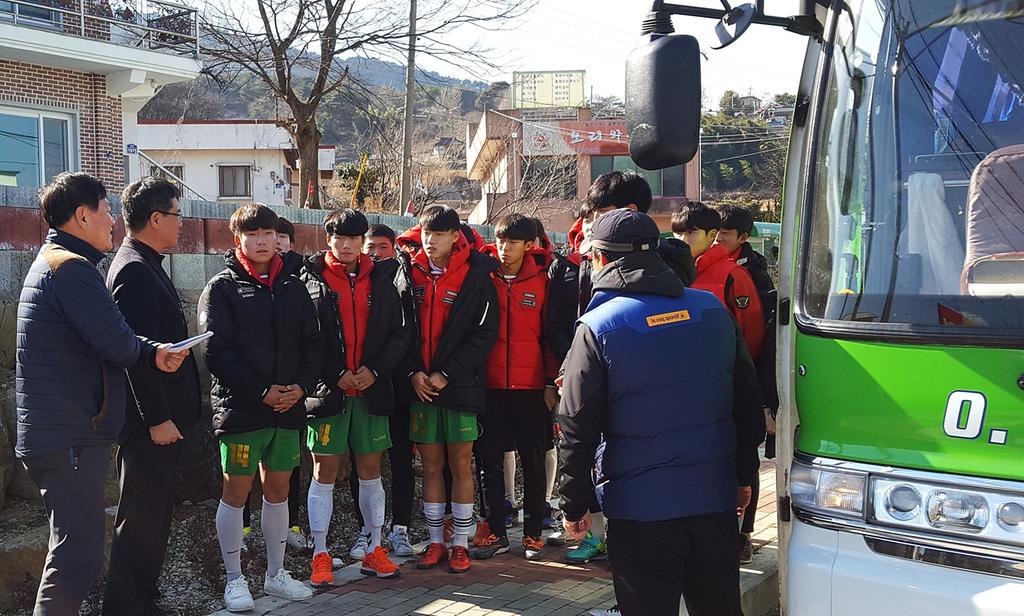 대병면 「춘계한국고등학교 축구연맹전」 축구팀 격려 방문