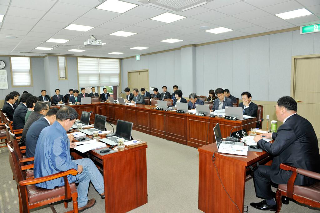 합천군의회 4월 첫 번째 정례간담회 개최