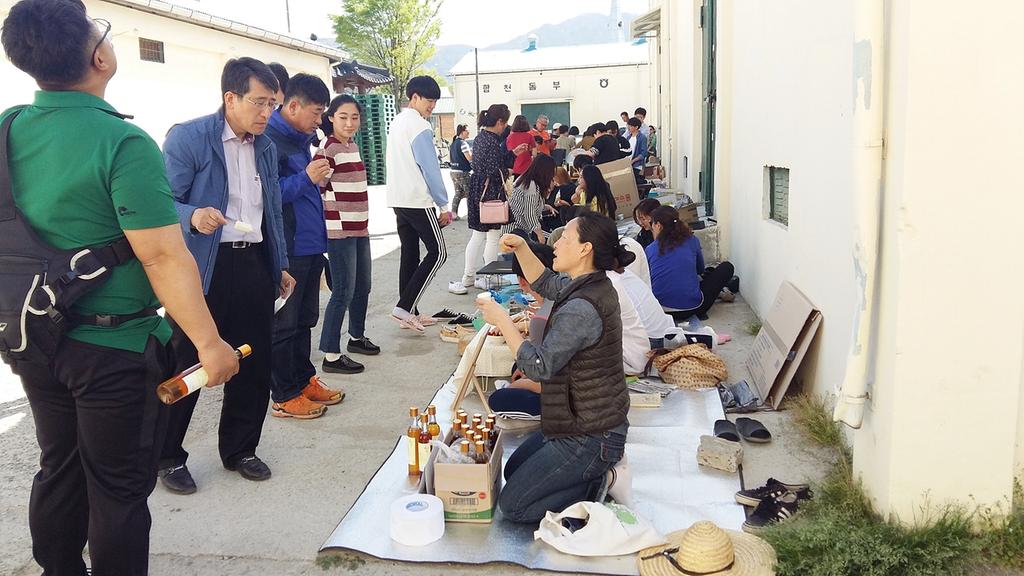 적중면 원경고등학교, 느림장터 개설 운영