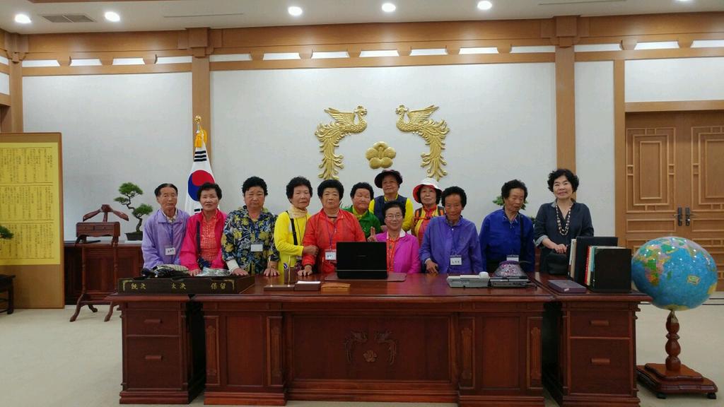 묘산면, 할머니들 현장학습 나들이