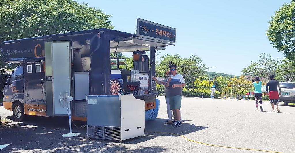 대병면 회양관광단지 내 ‘행복한 푸드’ 푸드트럭 운영  