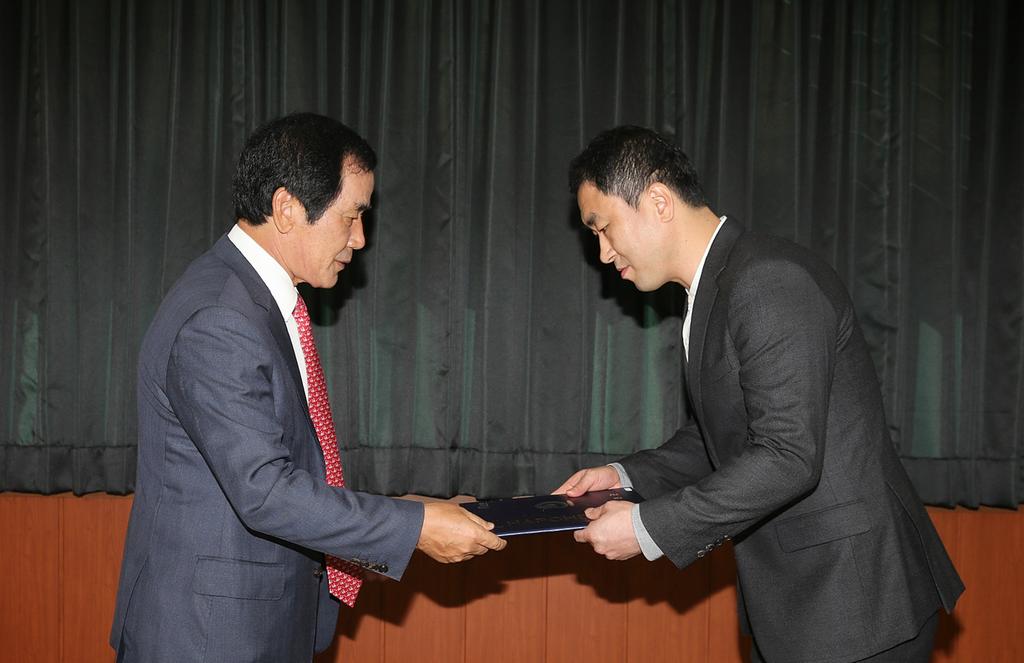 합천군, 2017년 비정규직 근로자 정규직 전환