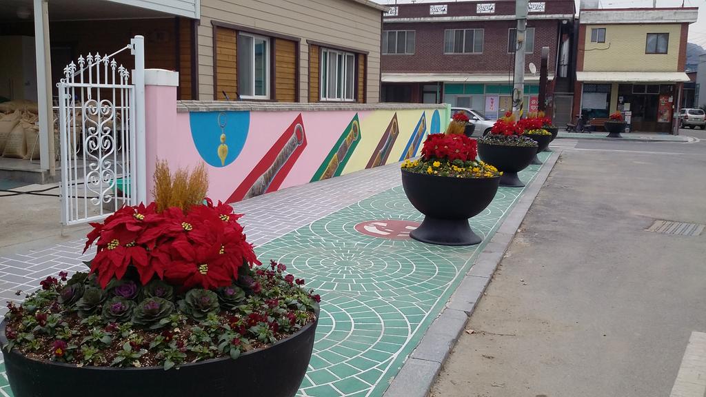  합천 쌍책면소재지 인도변 꽃화분 설치사업 완료