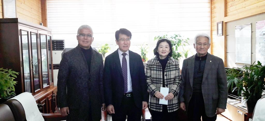 적중면이장협의회 적중초등학교 발전 기금 전달 