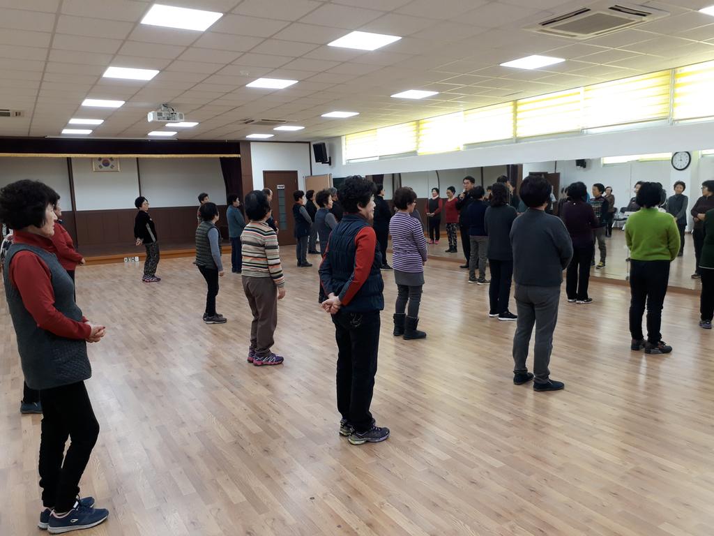 합천 초계면, 건강생활실천 어르신 체조교실 방문 격려 