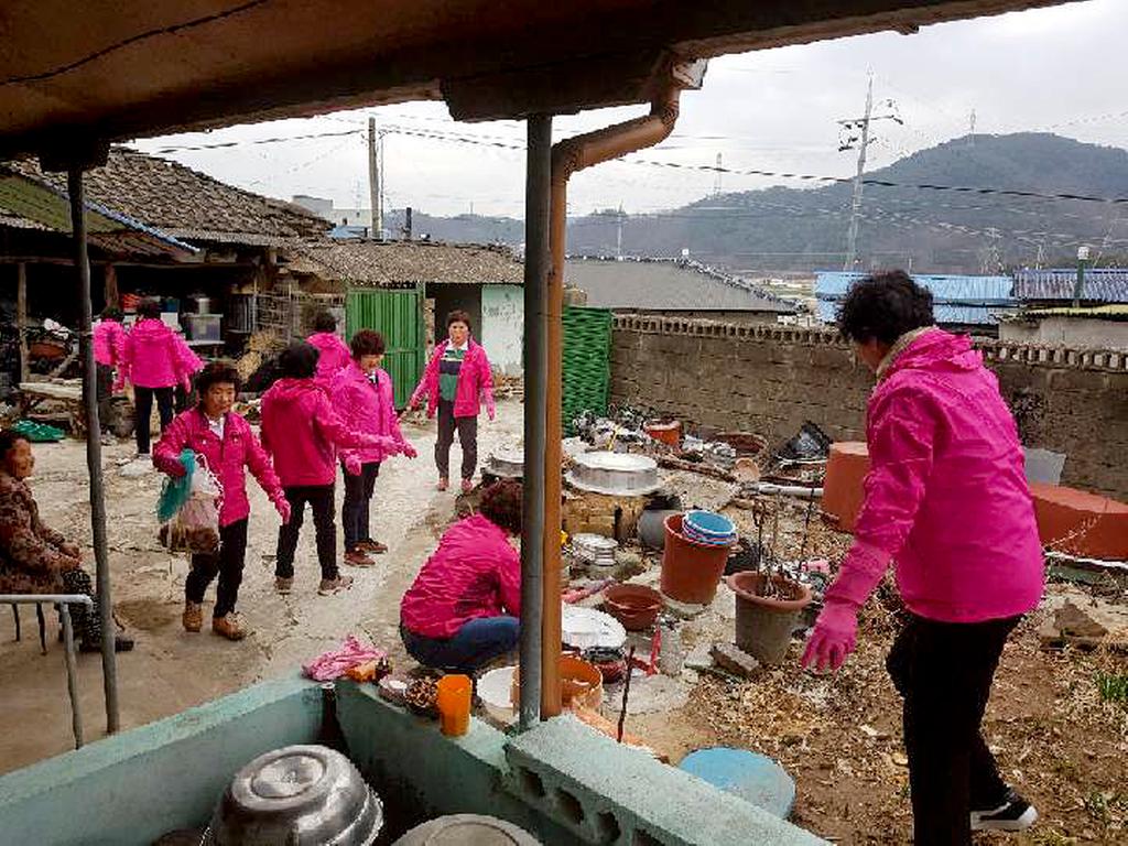 합천군 청덕면 주부민방위 기동대 저소득 독거노인 봉사활동