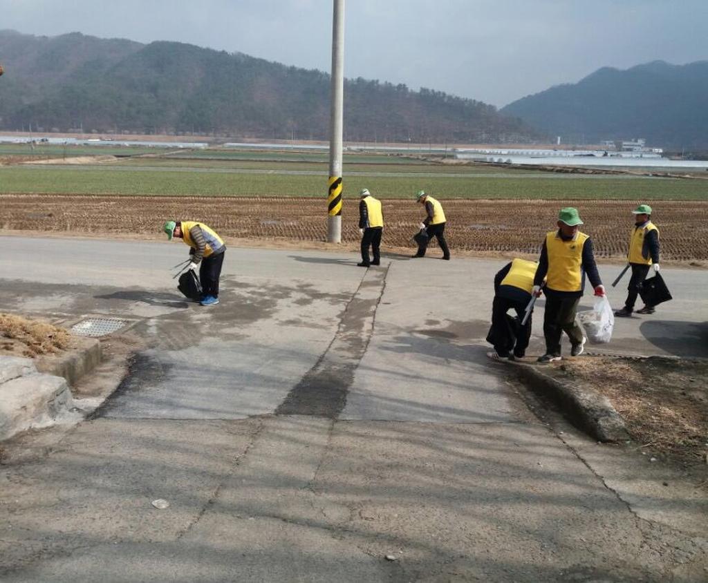 적중면 노인회분회 환경정화활동 실시