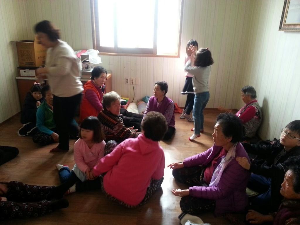 한울봉사단, 덕곡면 포두경로당 찾아 따뜻한 식사 및 안마봉사 실시