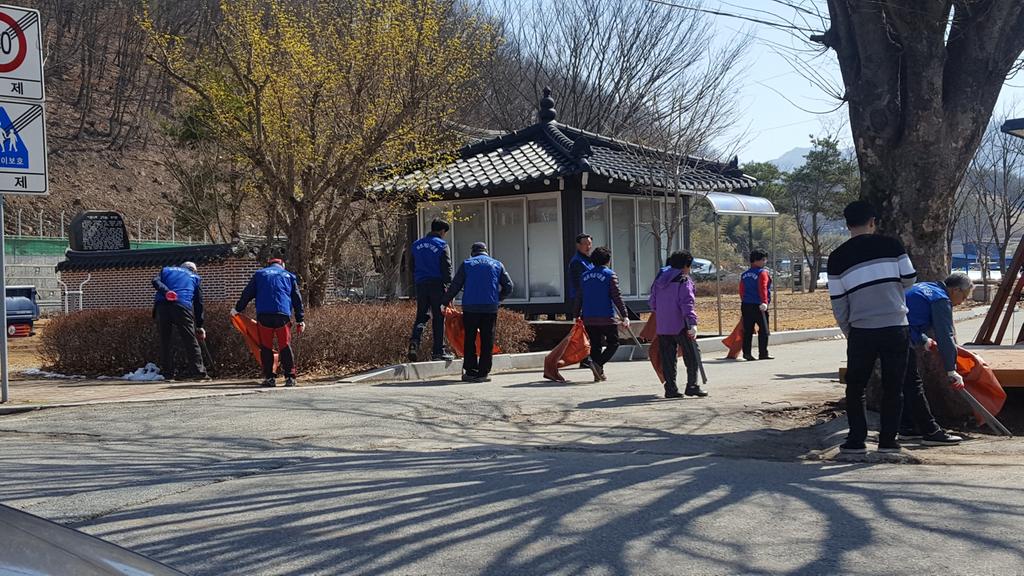 쌍백면 바르게살기위원회 봄맞이 환경정화 활동