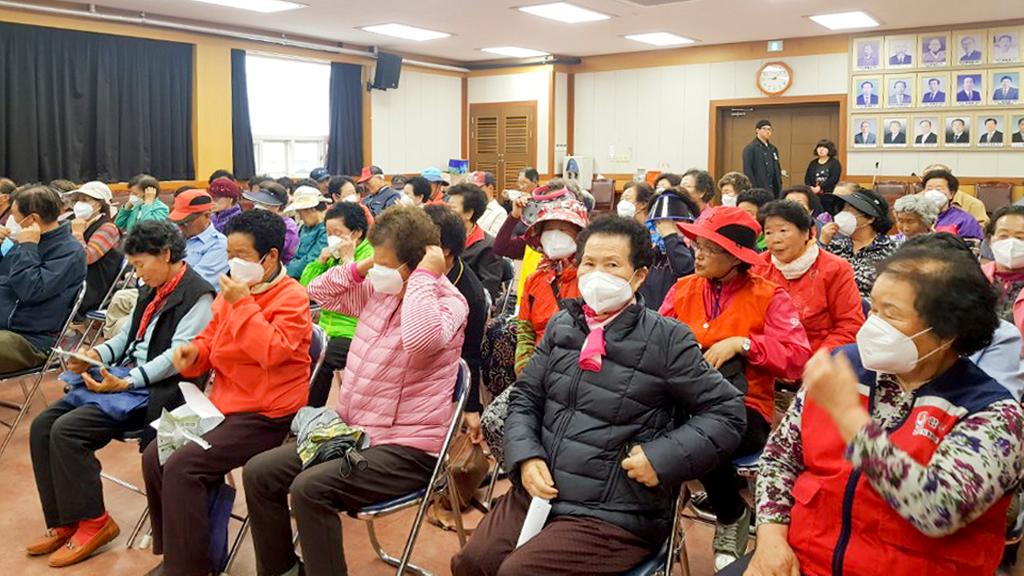 합천읍 노인일자리 참여자‘미세먼지 마스크’지급