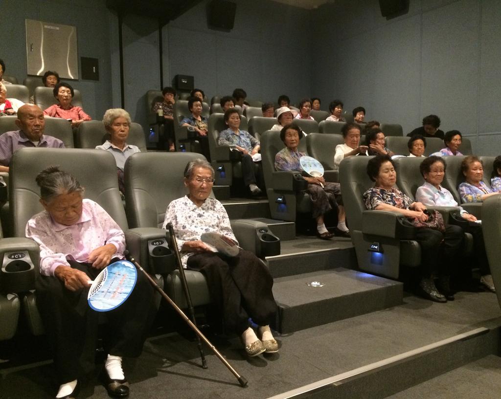 합천군, 성인문해교실 어르신 영화관 나들이