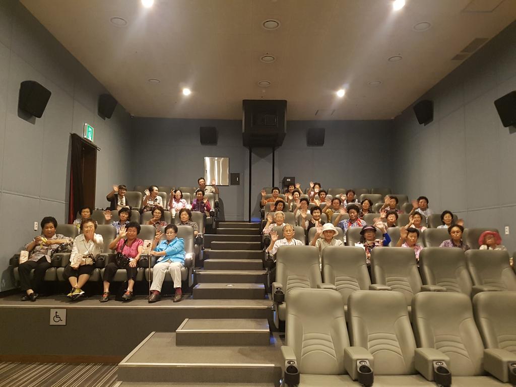 적중면 성인문해교실 할머니 현장체험학습 실시