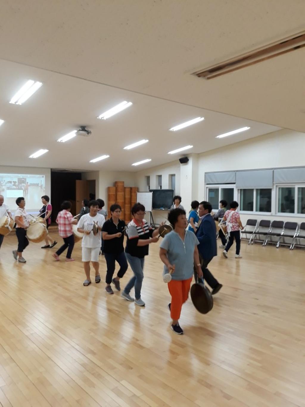 쌍책면, 대야문화제 준비 농악단 격려 방문