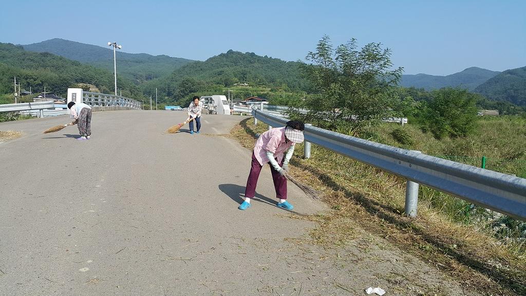 쌍책면 추석맞이 마을별 대청소 실시