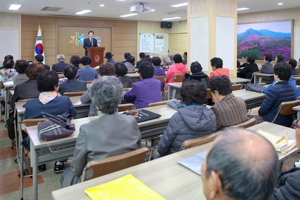 문준희 합천군수, 노인대학에서 특강 실시