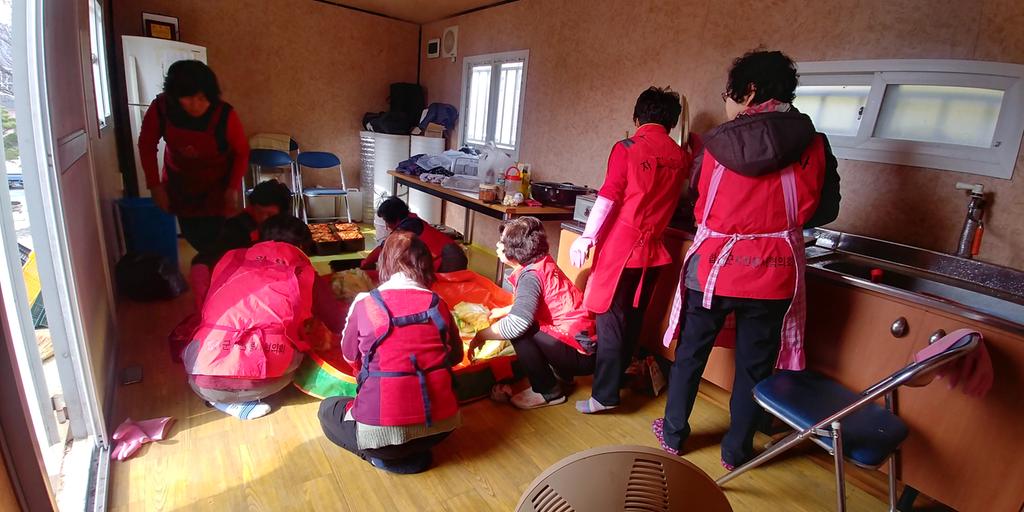 쌍책면 자원봉사회 '사랑의  김장' 나눔 행사 가져