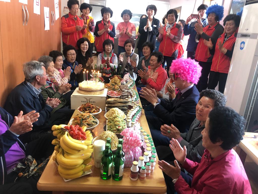 야로면 자원봉사회, 저소득 어르신 생신상 차려드리기 행사