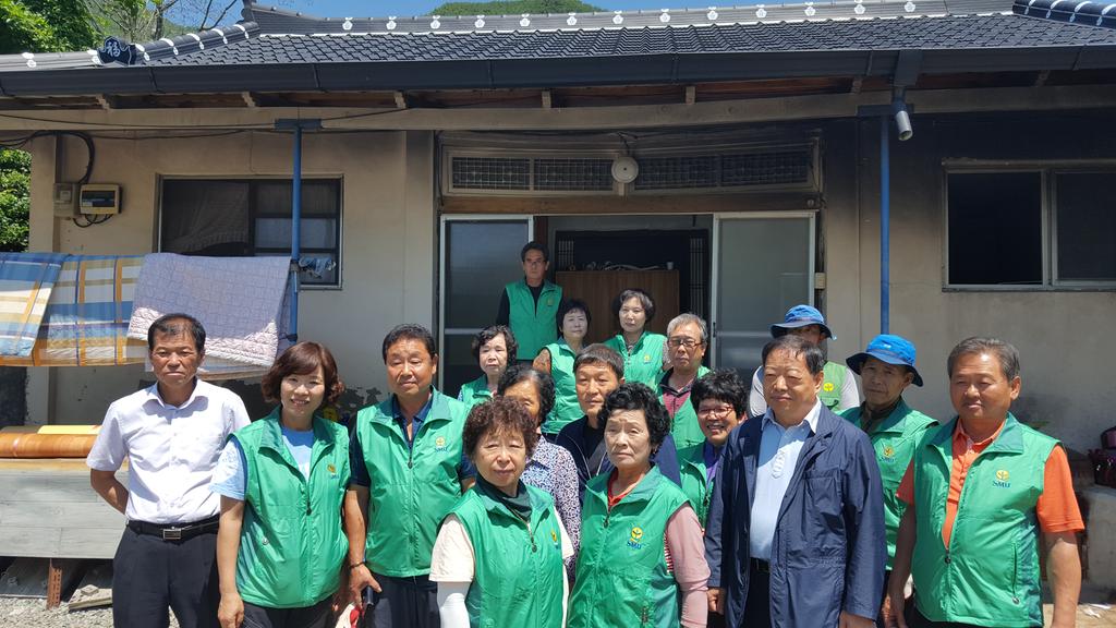 가야면 새마을 단체 ‘사랑의 집 고쳐주기’ 실시