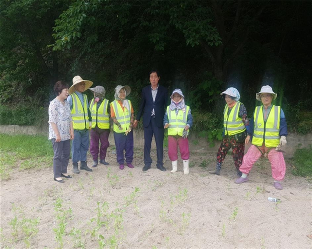 덕곡면장 공공근로사업장 및 성인문해교실 방문