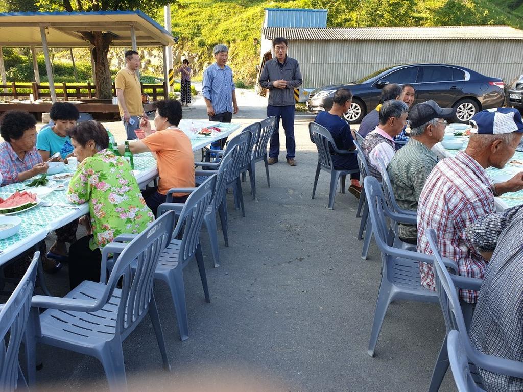 합천 대양 안금마을주민들, 풀베기 실시