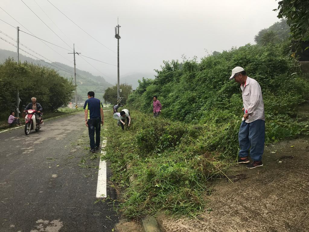 합천군 덕곡면 추석맞이 마을 대청소 실시 !