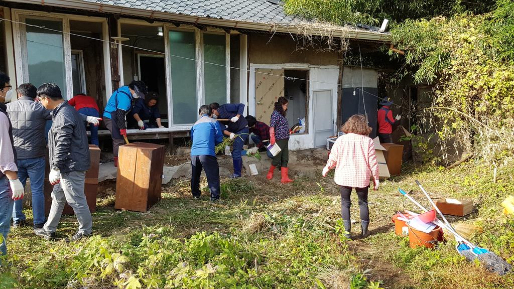 봉산면·합천자활센터  기초생활수급 대상자 가구 청소봉사 펼쳐 