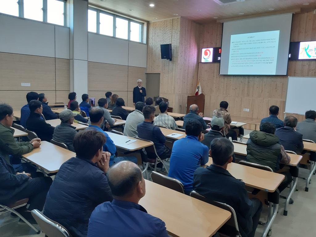 합천군, 딸기 재배기술 교육 및 현장컨설팅 실시 