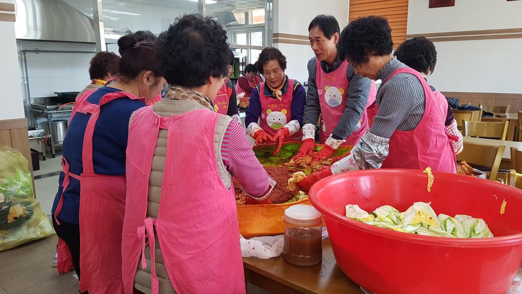 덕곡면 자원봉사회, 정겨운 김장나누기 행사가져