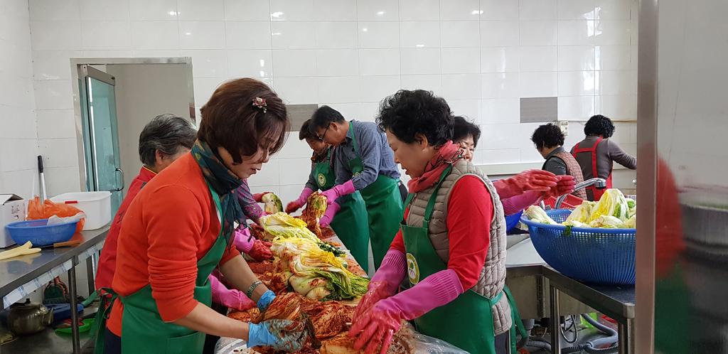 대양면 자원봉사회 사랑의 김장나눔  봉사 실시