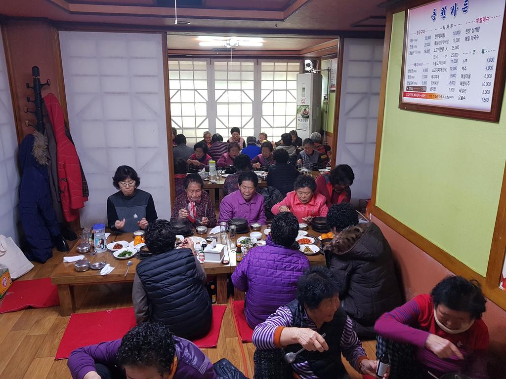 청덕면 자원봉사회, 어려운 노인 목욕봉사 실시