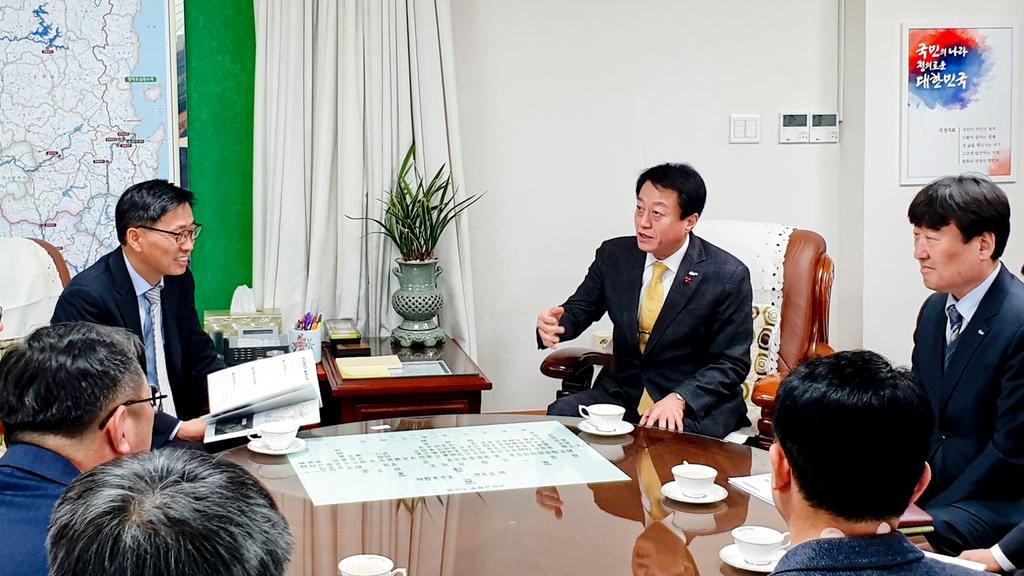 문준희 합천군수, 부산국토관리청 방문해 현안 논의