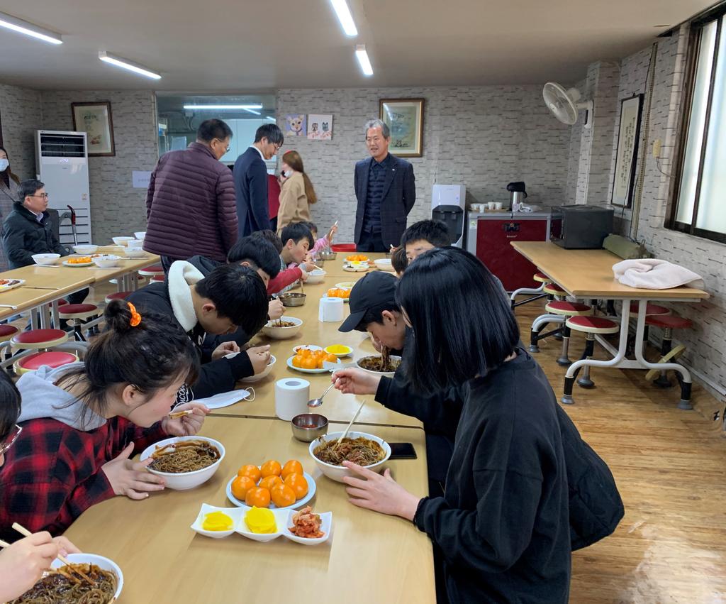 합천군 재능기부자 백수갑 씨 ‘사랑의 자장면 나눔’ 봉사활동 펼쳐