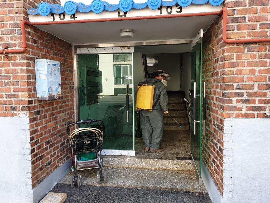 합천읍 코로나19 확산 방지 방역 자원봉사 실시