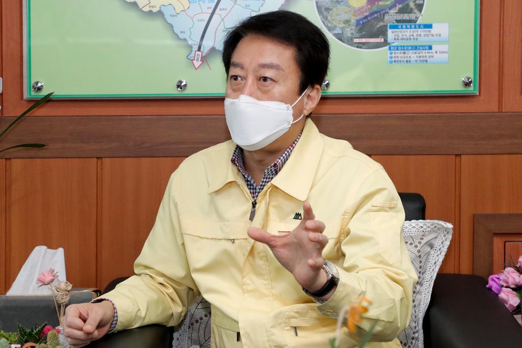 문준희 합천군수, 4개월간 급여 30% 기부 릴레이 동참