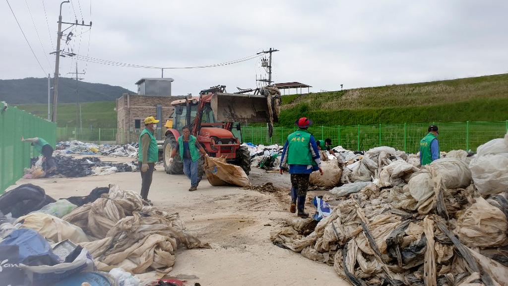 덕곡면 새마을협의회·부녀회 환경정화활동 실시