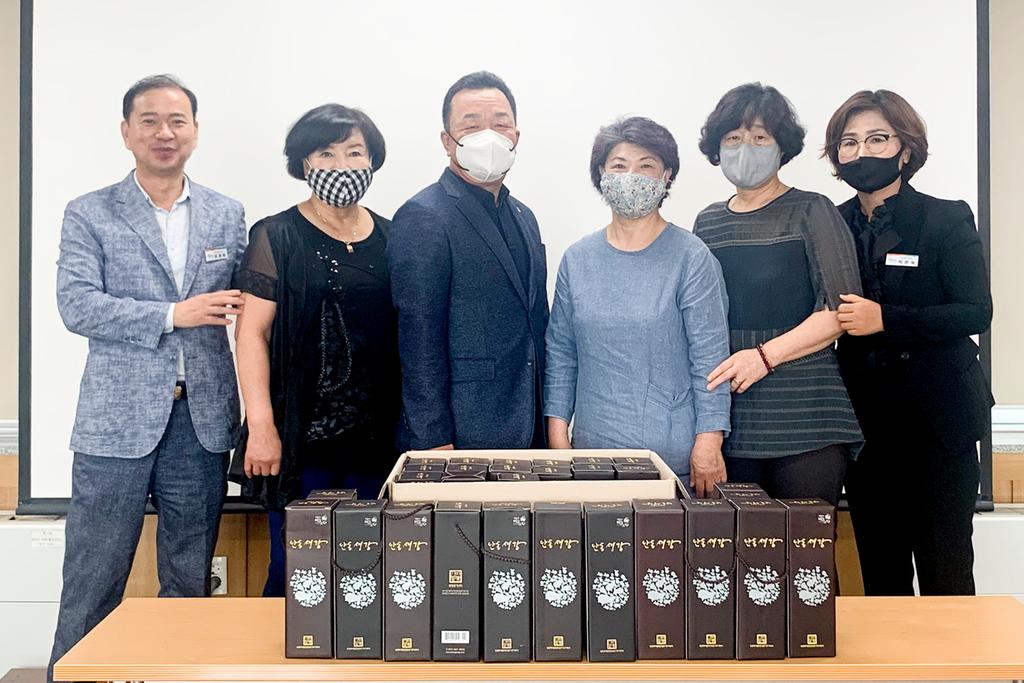 합천군자원봉사센터, 코로나19 대응  자원봉사자에 응원키트 전달