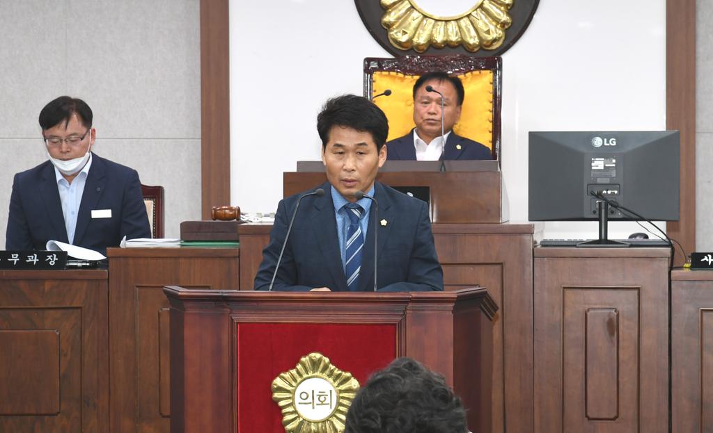 합천군의회, 제8대 후반기 의장에 배몽희 의원 당선