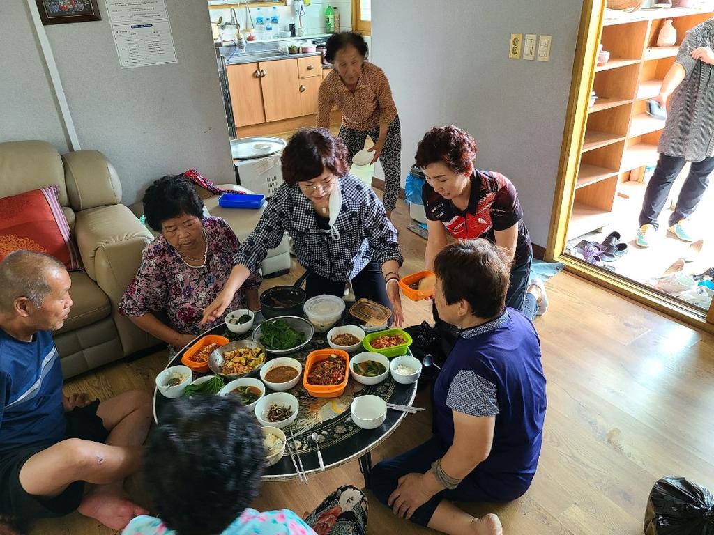 합천군여성단체협의회, 수해지역 피해복구 봉사활동 및 밑반찬전달