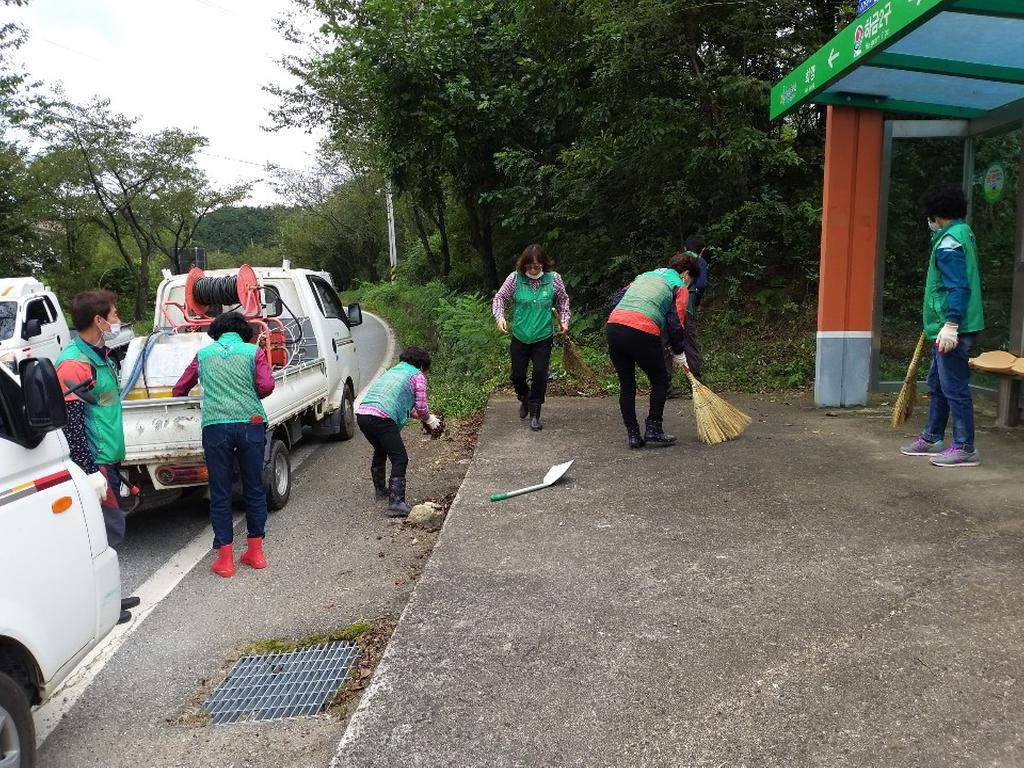 대병면 새마을협의회․부녀회, 코로나19 방역 및 추석맞이 승강장 대청소 실시