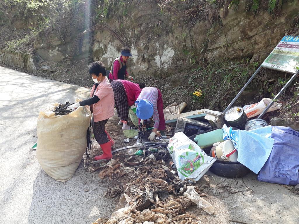 쓰레기로 몸살 앓는 내 고향은 내가 지킨다!