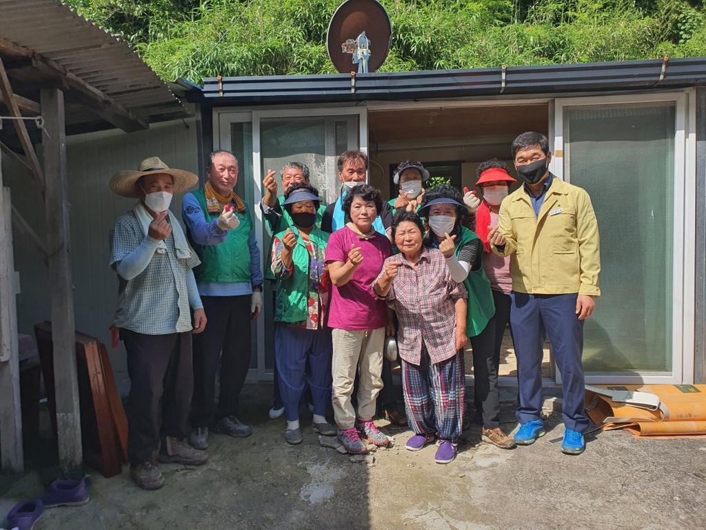 쌍백면 새마을협의회 사랑의 집 고치기 실시