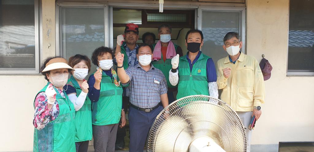 삼가면 새마을협의회 사랑의 집 고치기 활동 실시