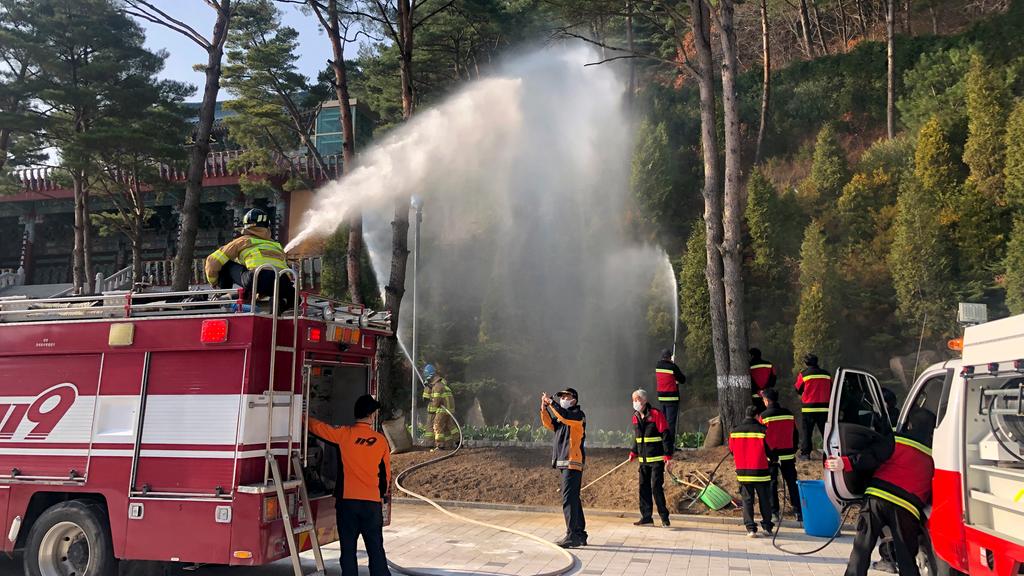 합천군 산림과,소방서 합동 산불예방 캠페인 실시