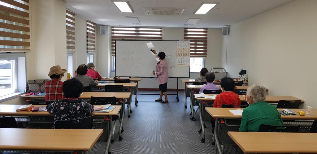 평균나이 75세, “배움에는 나이가 없어”