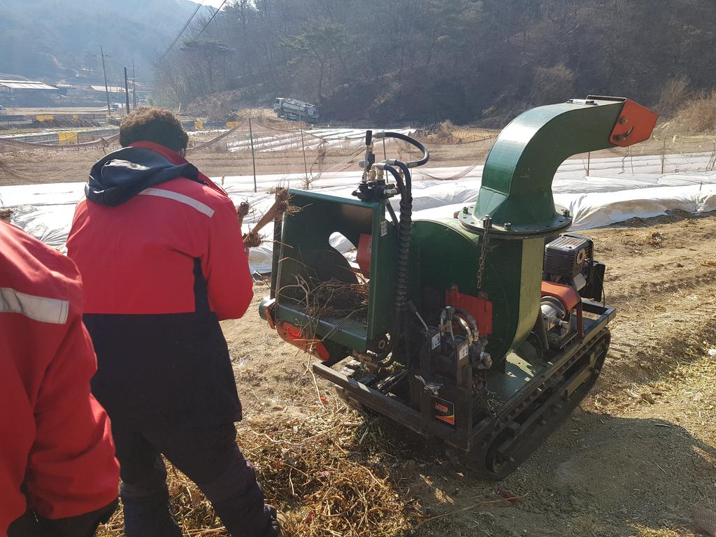 합천읍, 농업부산물 고춧대․깻대 파쇄 실시