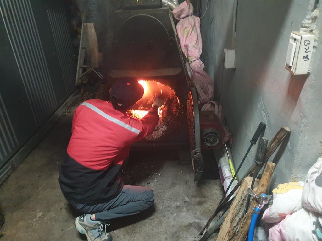 쌍책면 산불감시원 독거노인 가정 방문 효과 큰 것으로 알려져