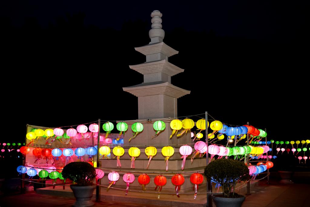 부처님 오신 날 봉축 자비광명 평화의 탑 점등식 개최