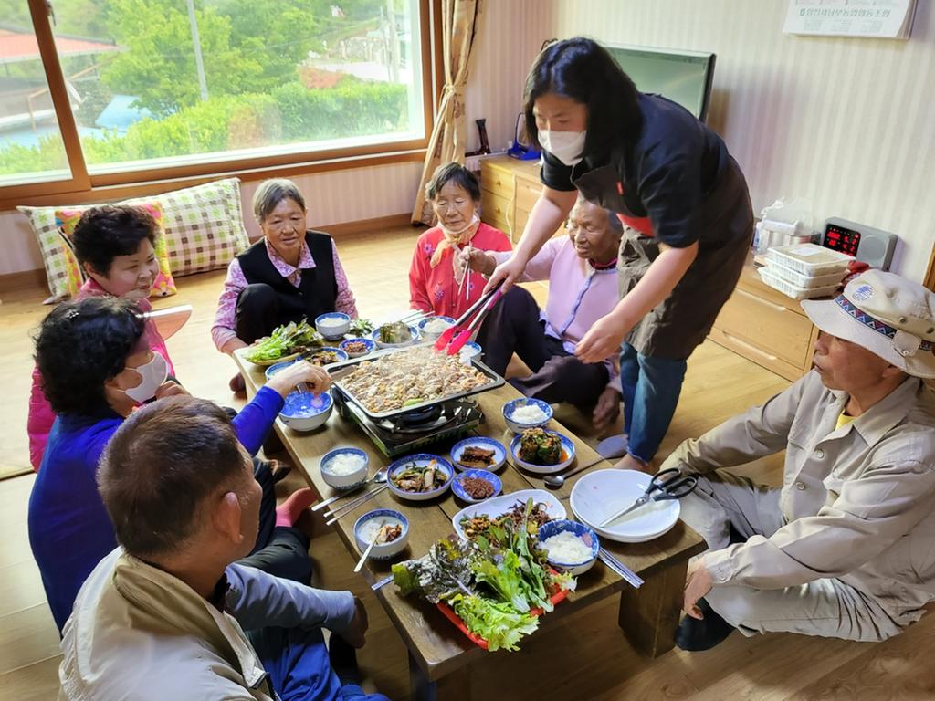 합천노인통합지원센터, 어버이날 맞이 행복가득 백세인생 프로그램 운영